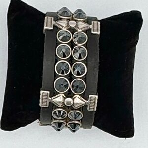 Heet Rockstar Cuff Bracelet Swarovski Crystal Stud Blk Leather Goth Silver Tone
